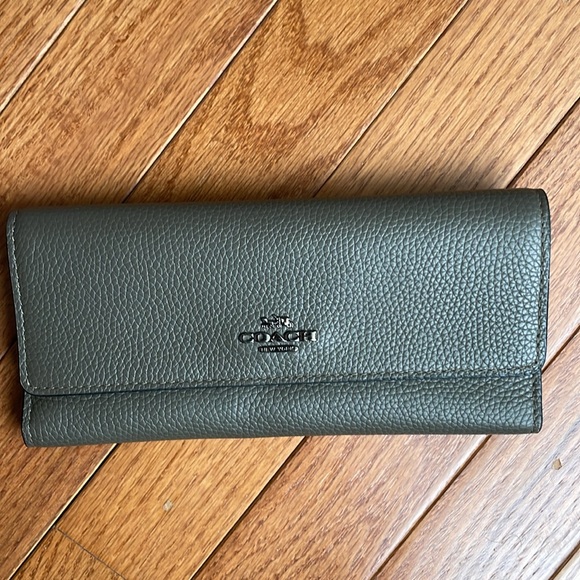 Coach Wallet - Picture 4 of 4